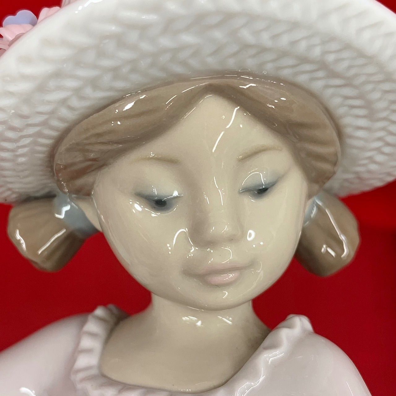 LLADRO リヤドロ No.6826『可愛いお友達』 可愛いお友達 | リヤドロ公式オンライン