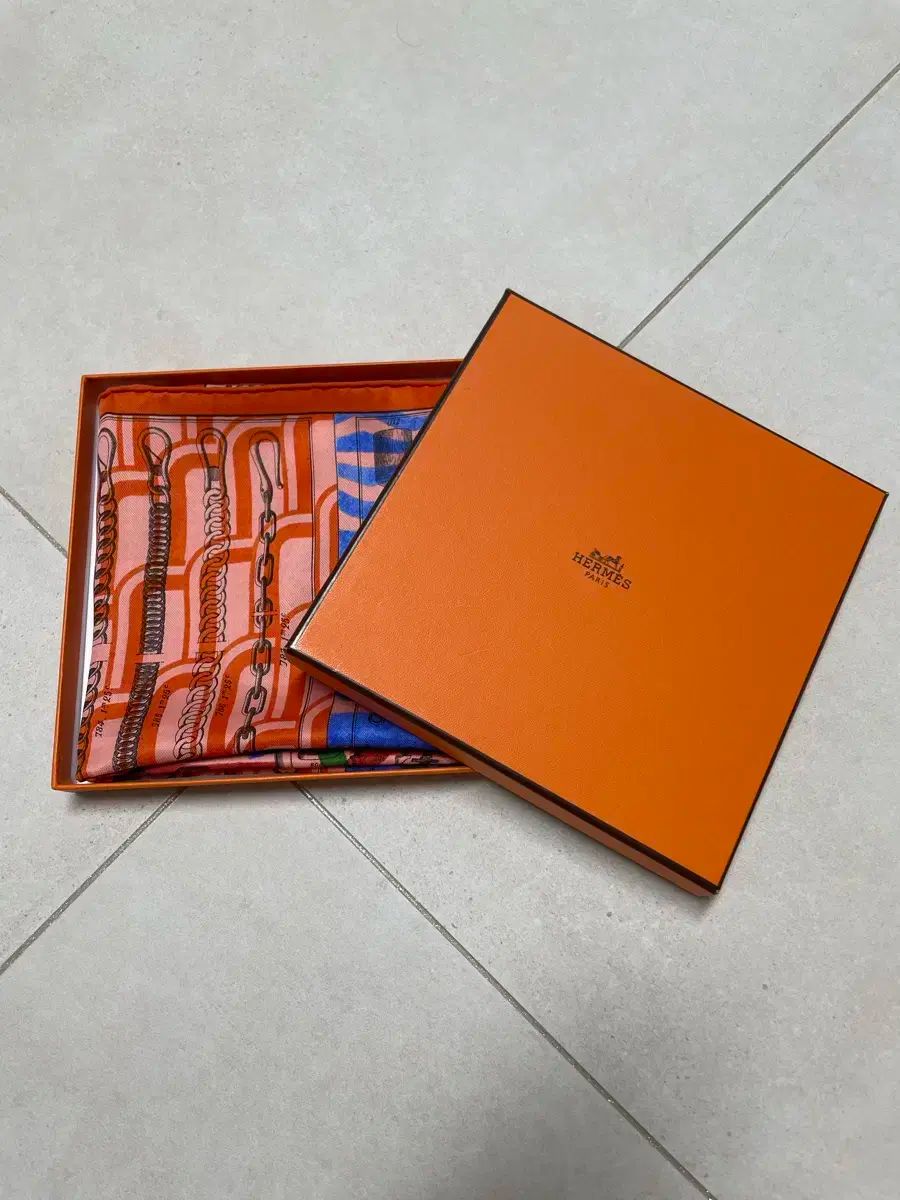 HERMES（エルメス) カレ スカーフ 45 サイズ - メルカリ