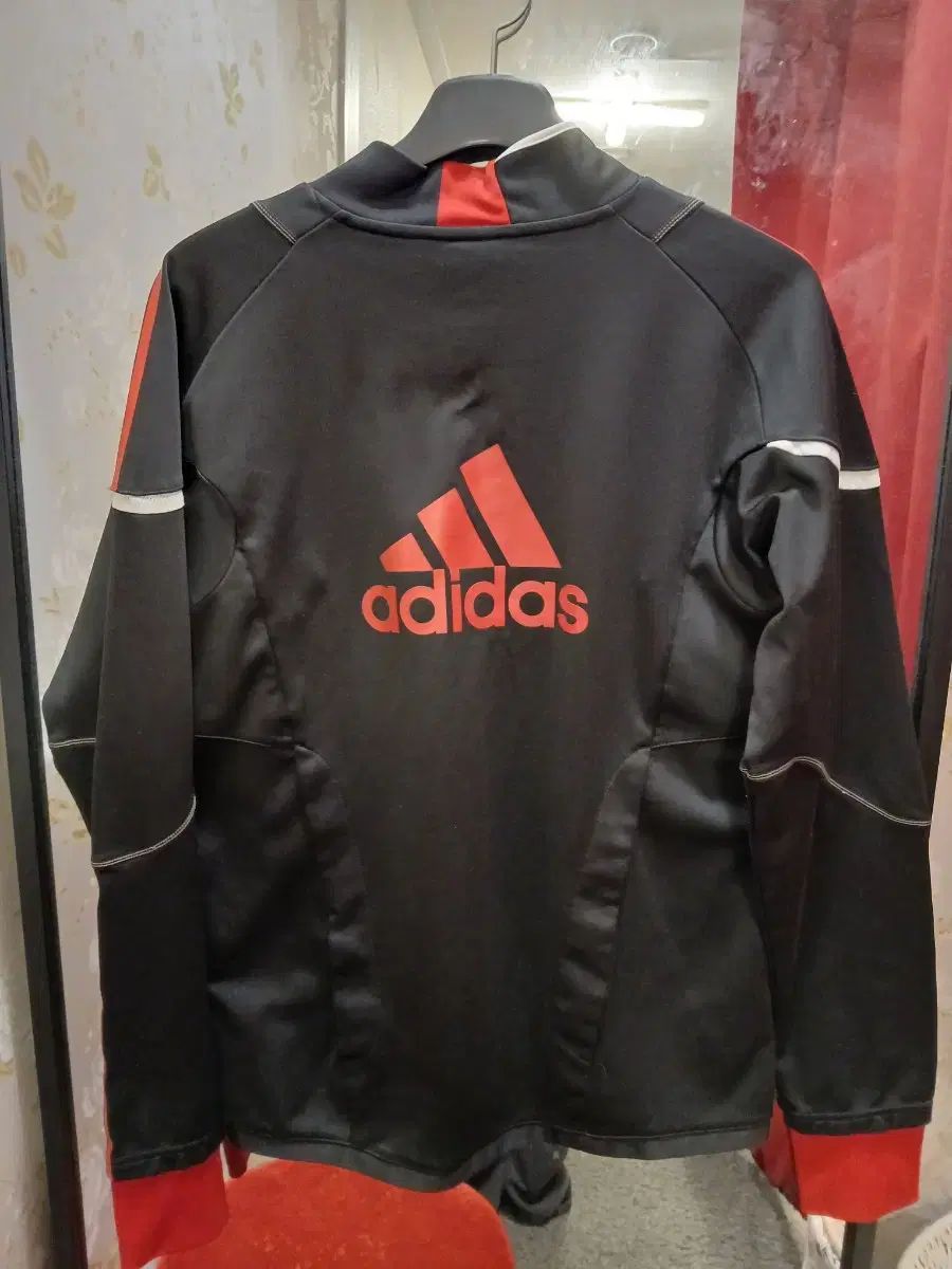 4 ／ 17 adidas(アディダス) リヴァプール トレーニング トップス XL 小売