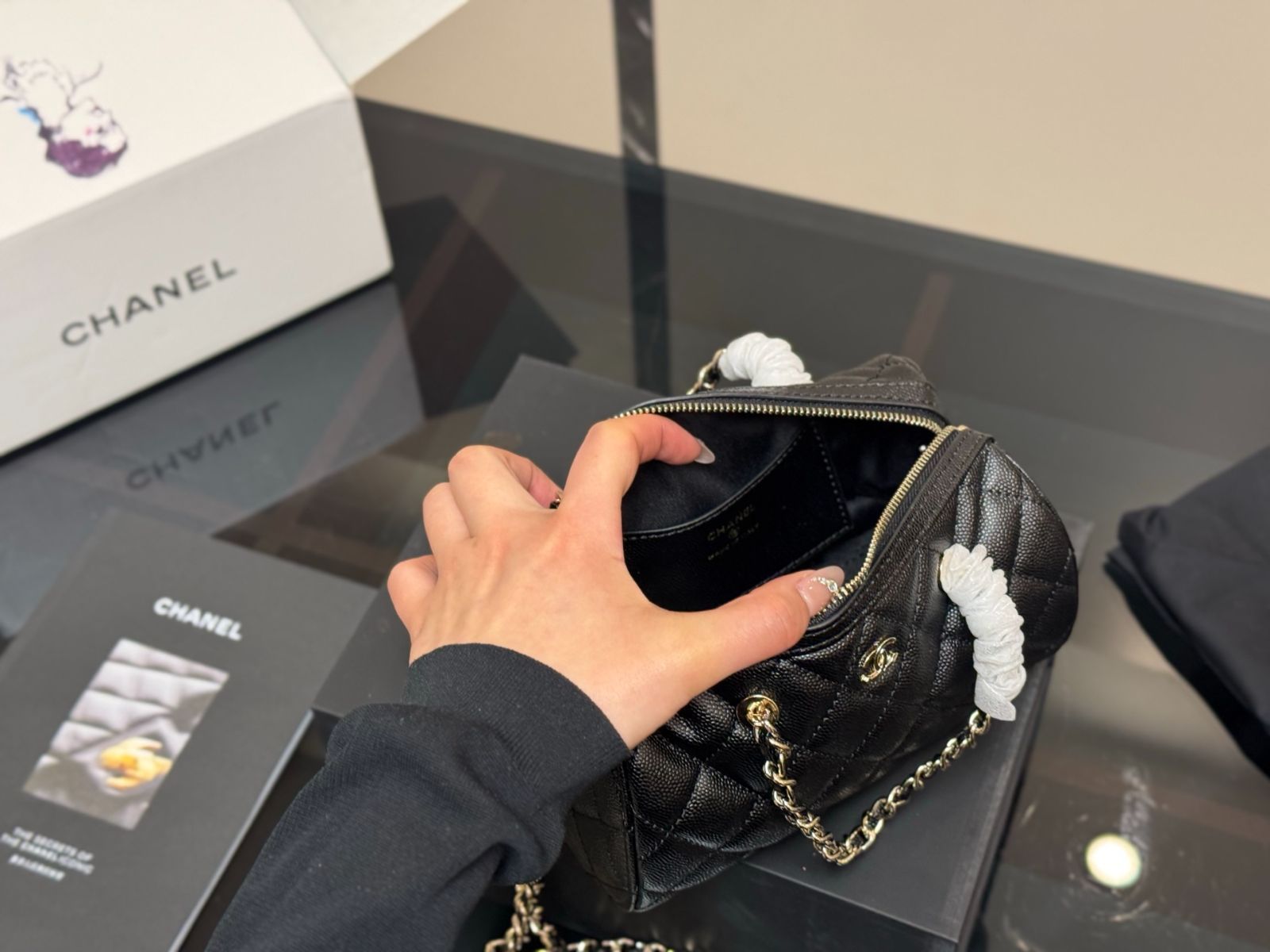 25P CHANEL ジップタイプなボーリングバッグ ショルダーにも 新作♪【 CHANEL 】シャネル ジップ ボーリングバッグ 【25P