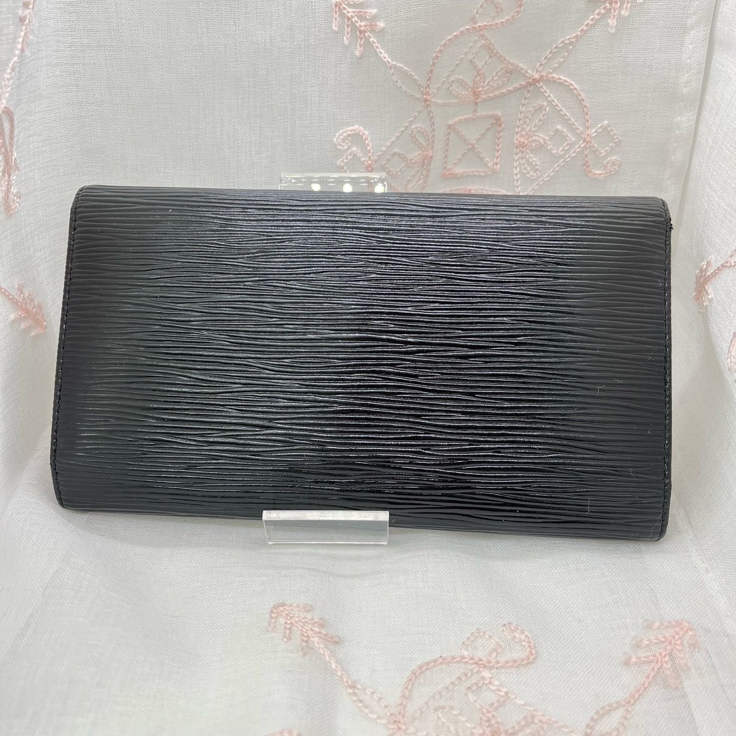 ☆美品☆ LOUIS VUITTON ルイヴィトン 三つ折り 長財布 エピ ポルトフォイユ・インターナショナル M663382 ロングウォレット  wallet ブラック メンズ レディース ユニセックス B-186 - メルカリ