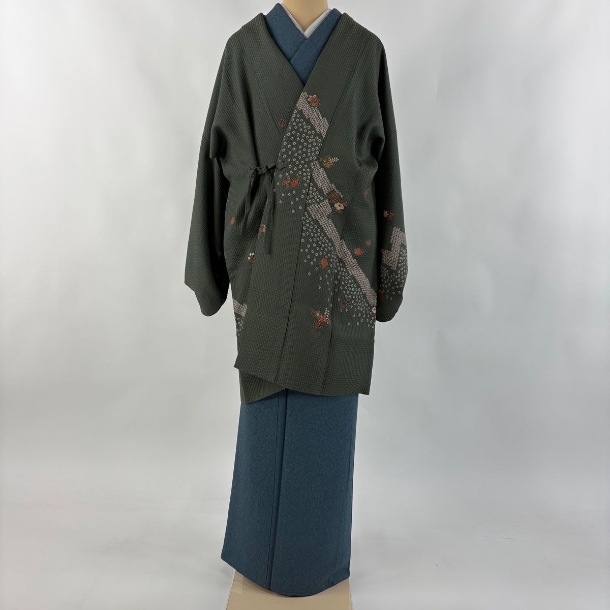 道中着 身丈93cm 裄丈65.5cm M 和装コート 草花 疋田 金彩 灰緑 正絹 秀品