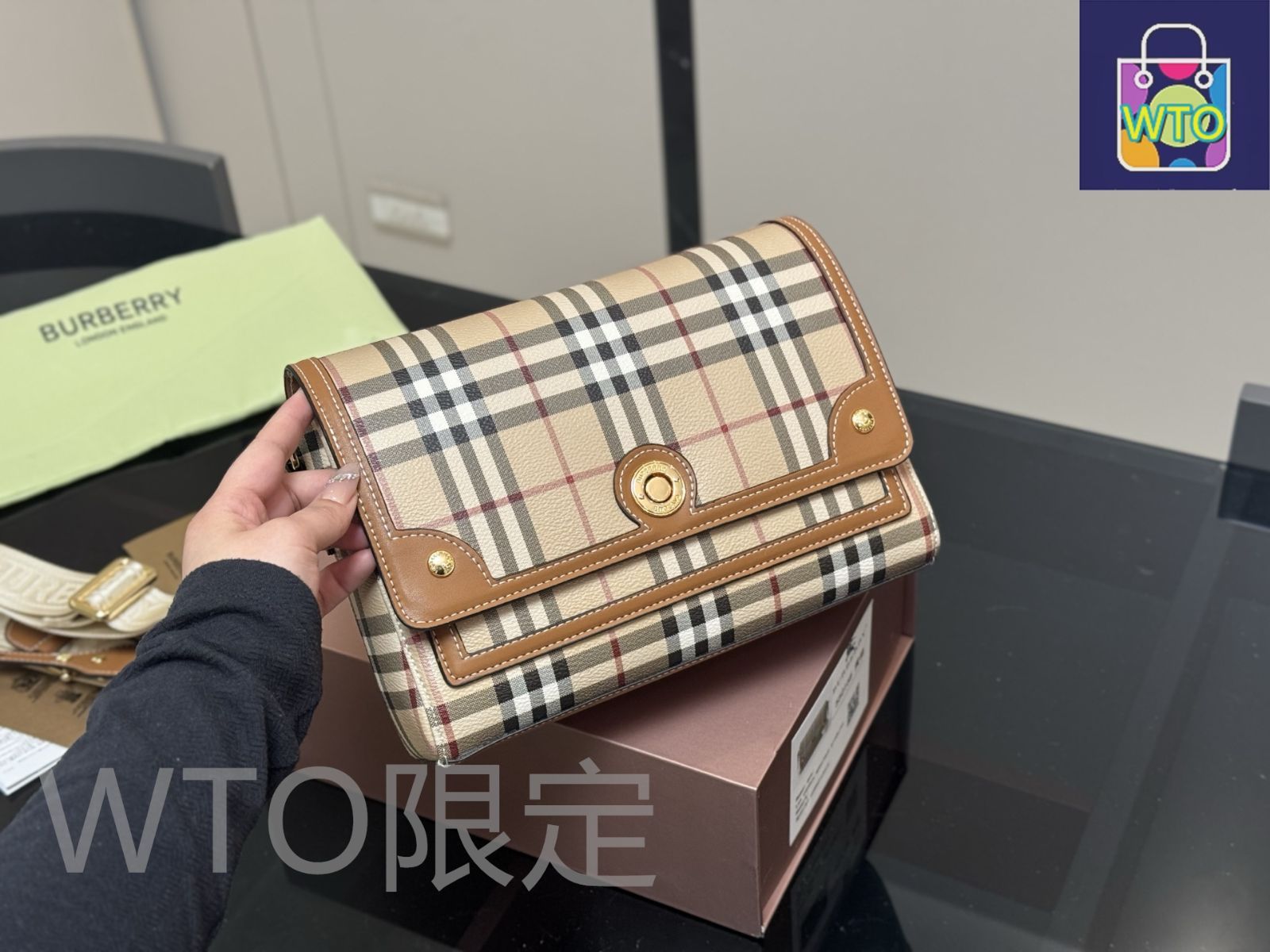 今日特価】Burberry キャンバス ポストマンバッグ - メルカリ