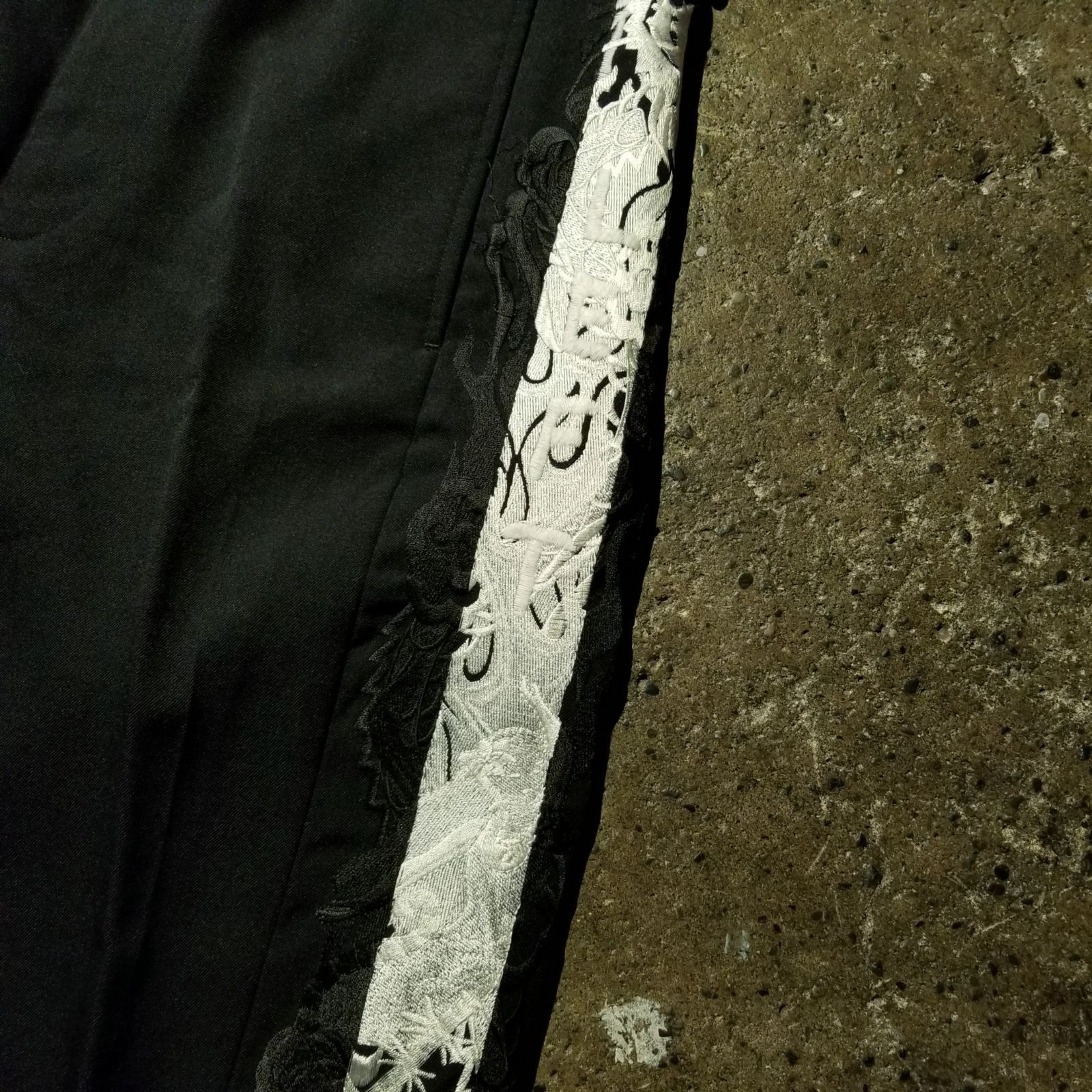 doublet 19AW LINED CHAOS EMBROIDERY BOOT-CUT TROUSERS