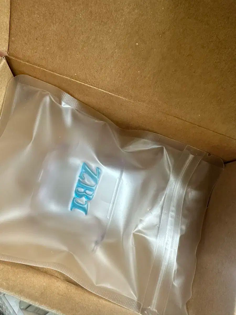 ZEROBASEONE(ゼロベースワン・ZB1・ゼベワン) エアーポッズ Airpods ケース