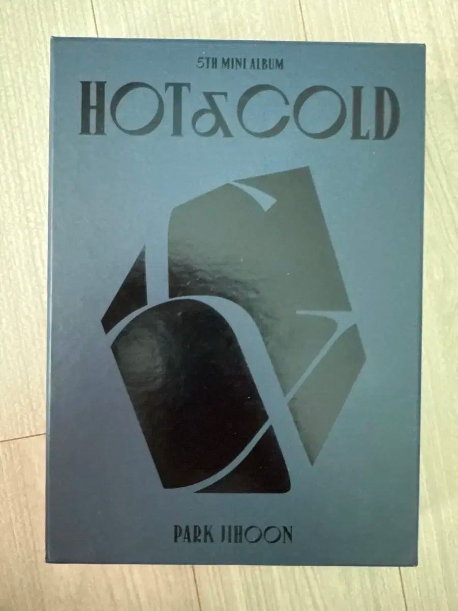 パクジフン HOT&COLD JJMUZE ホログラム トレカ パク・ジフン｜5枚目のミニアルバム『HOT&COLD』 - TOWER