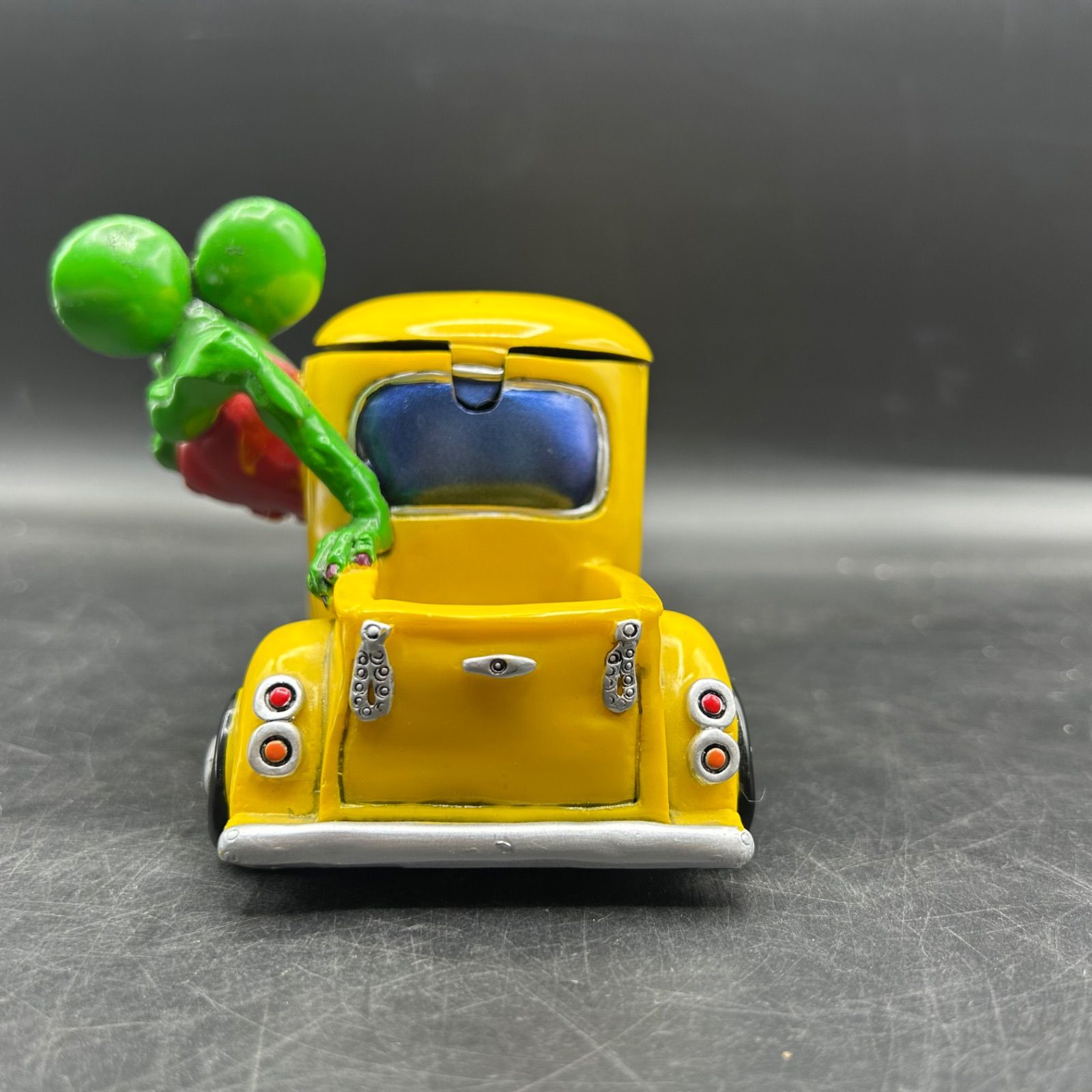 ラットフィンク　レジン製　アシュトレイ ラットフィンク RAT FINK 灰皿 アッシュトレイ レジン製 イエロー