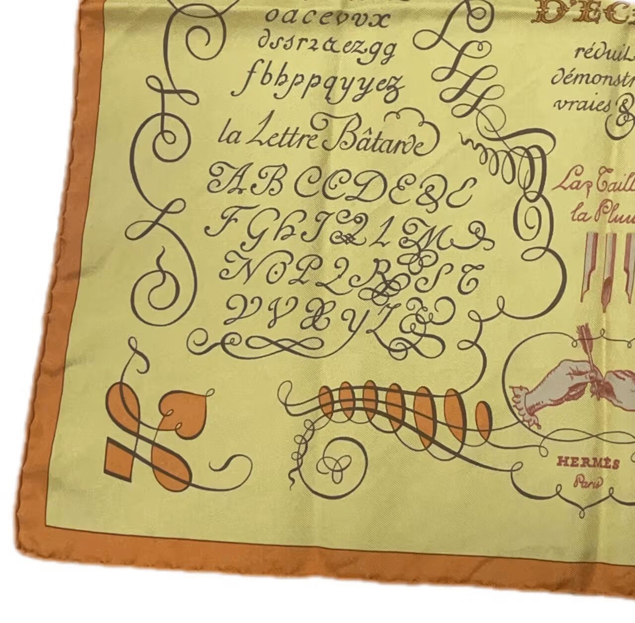 美品 HERMES エルメス カレ45 LART DECRIRE 書の芸術 イエロー シルク