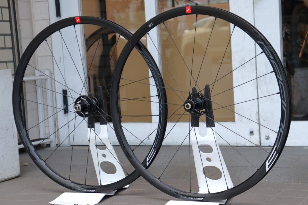 SCOPE R4D カーボンホイールディスクブレーキ　シマノ11s SCOPE 「スコープ」 R4D DISC シマノ 11速 ホイールセット / 川越店