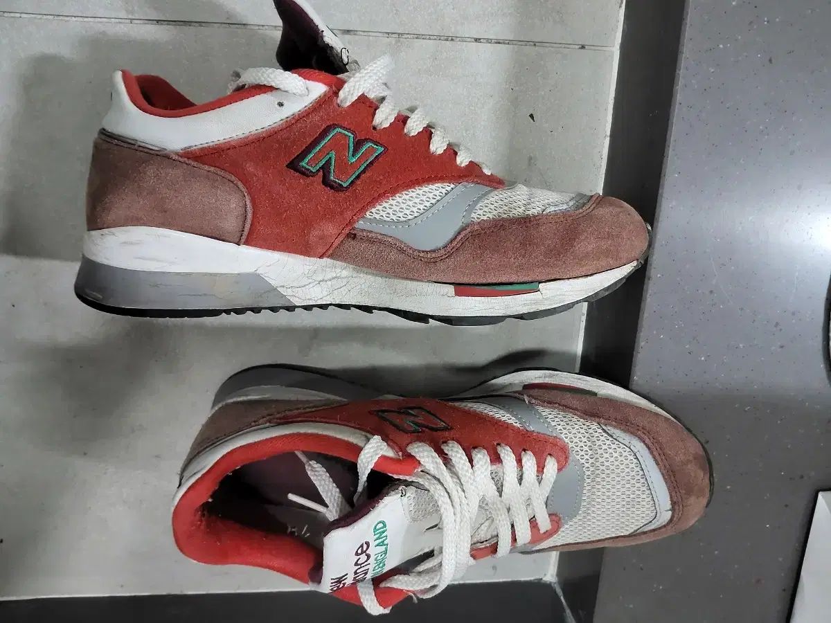250 New Balance(ニューバランス) 1500 レッド uk6 5