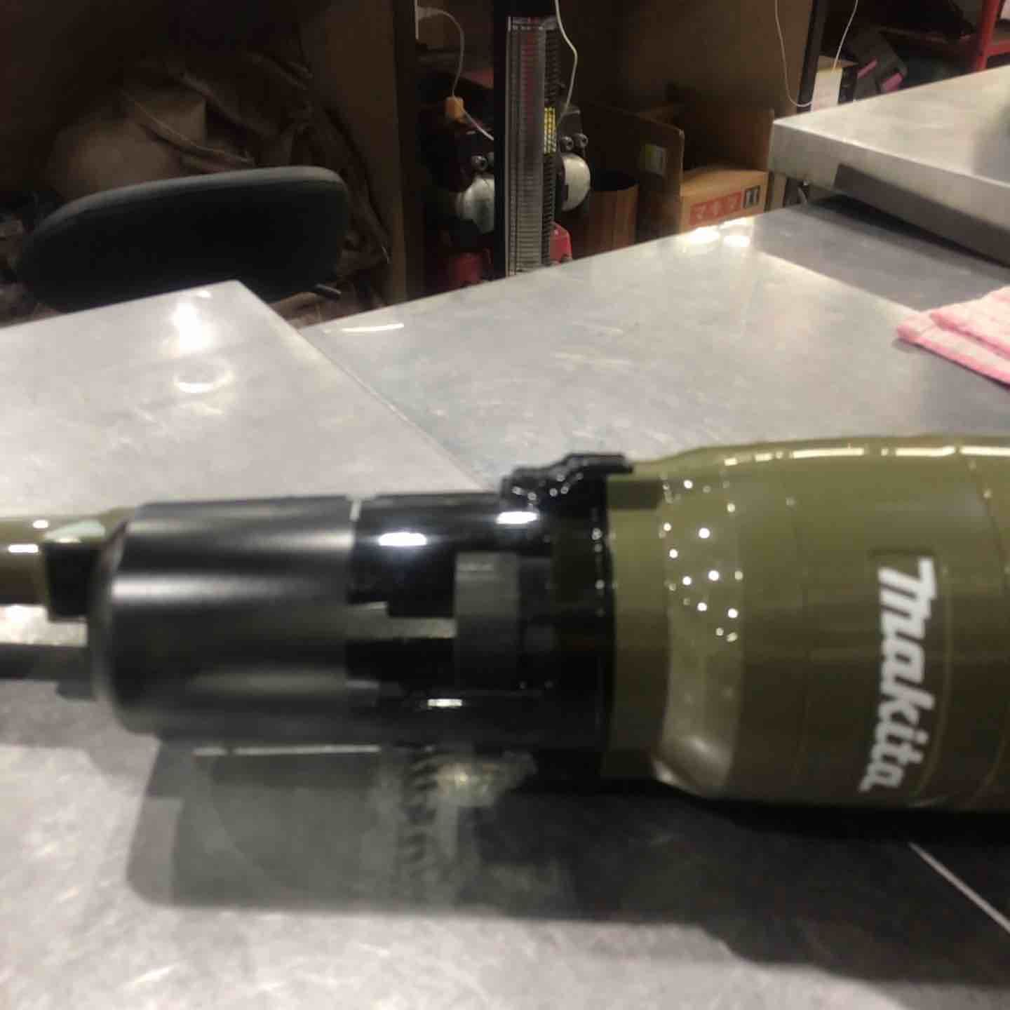 makita コードレスクリーナー