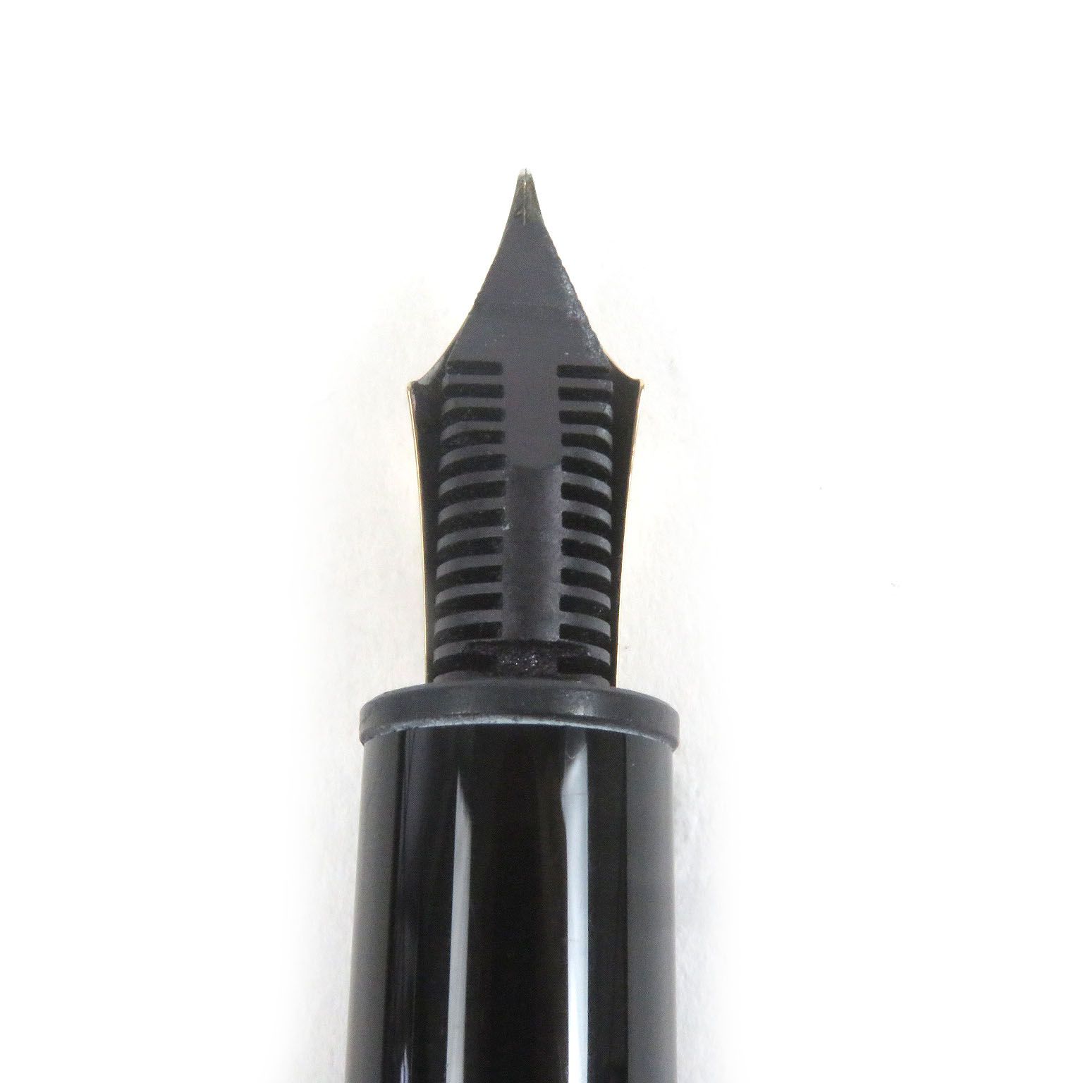  モンブラン マイスターシュテュック 146 ペン先14 C EFニブ キャップ式 万年筆 ブラック ゴールド ドイツ製 メンズ 万年筆 万年筆 インク