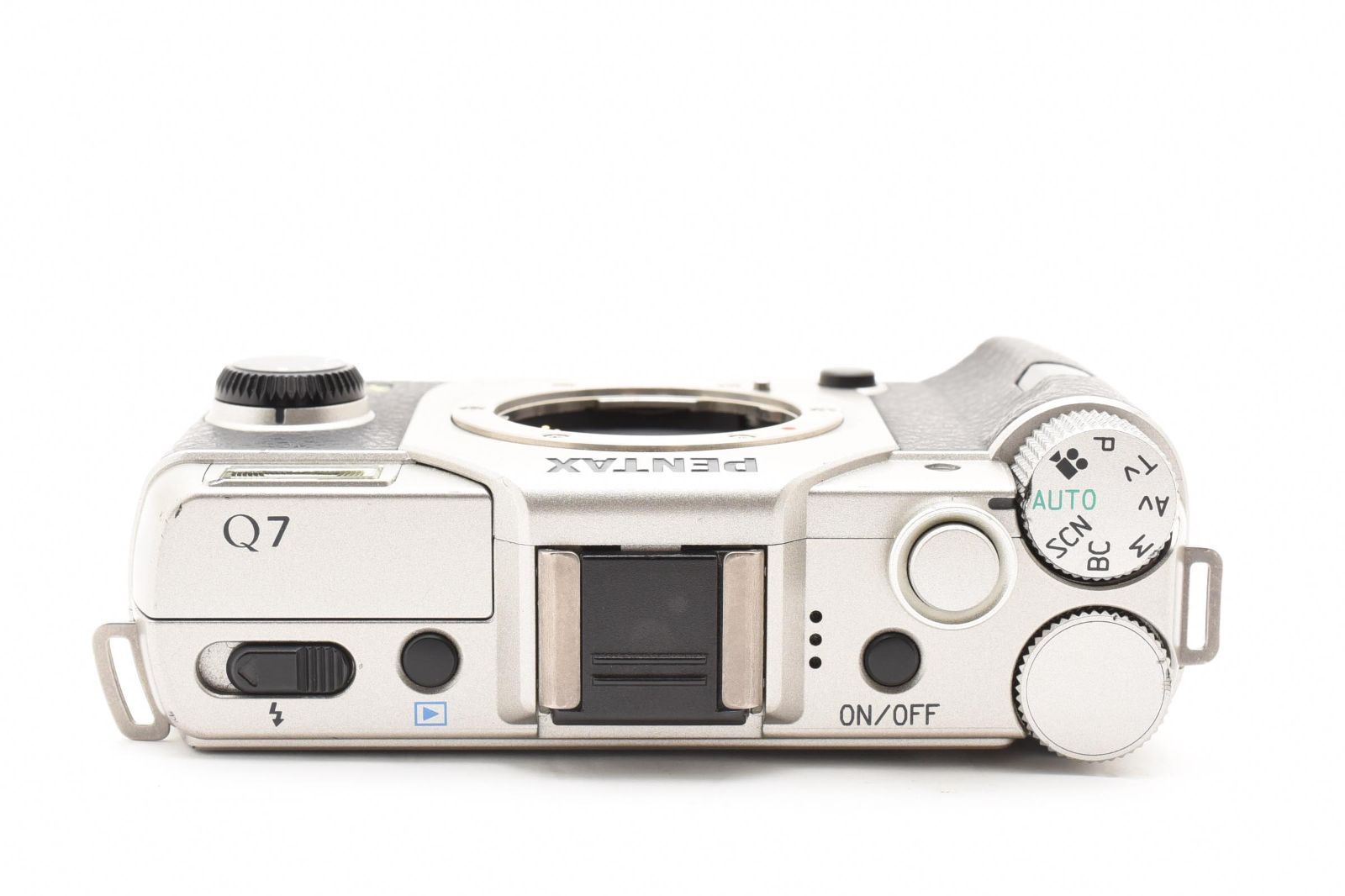 ☆美品☆ペンタックス PENTAX Q7 ボディ シルバー 《ショット数