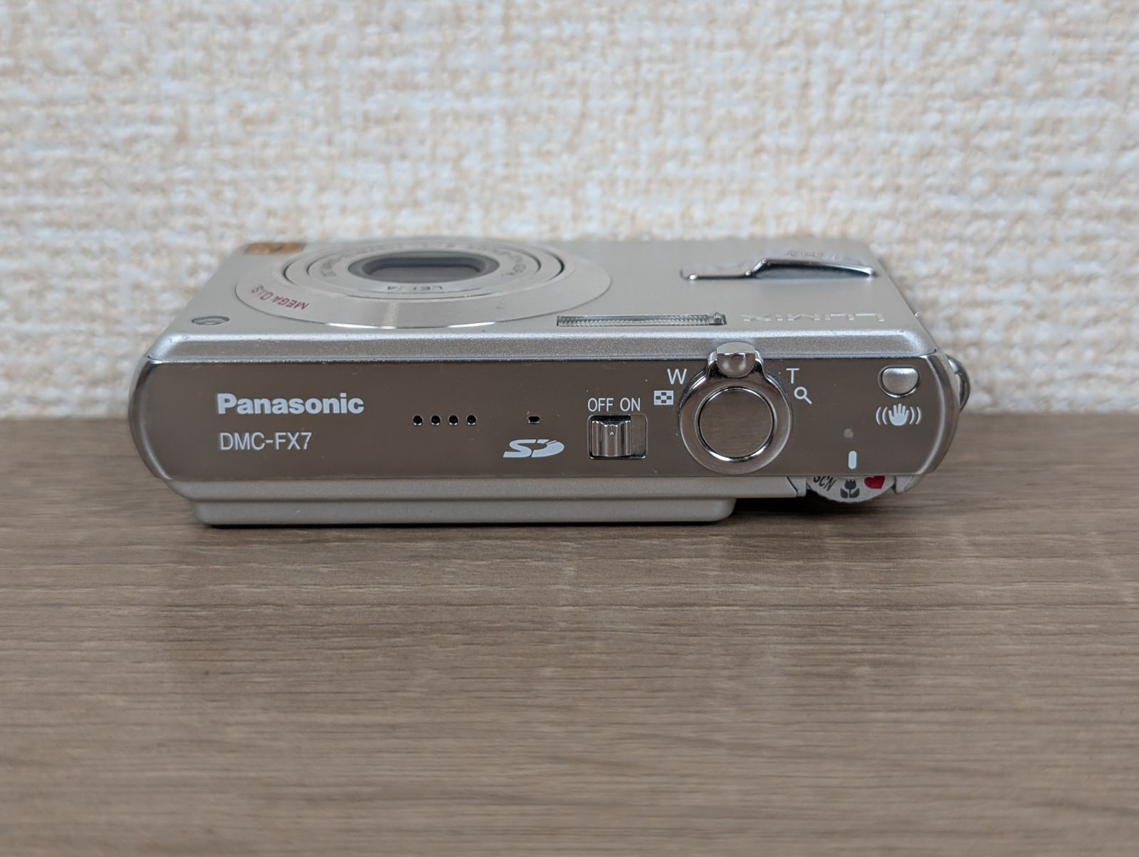 Panasonic DMX-FX7 デジカメ　シルバー　動作確認済み Panasonic LUMIX DMC-FX7 シルバー デジカメ 動作確認済 レトロ