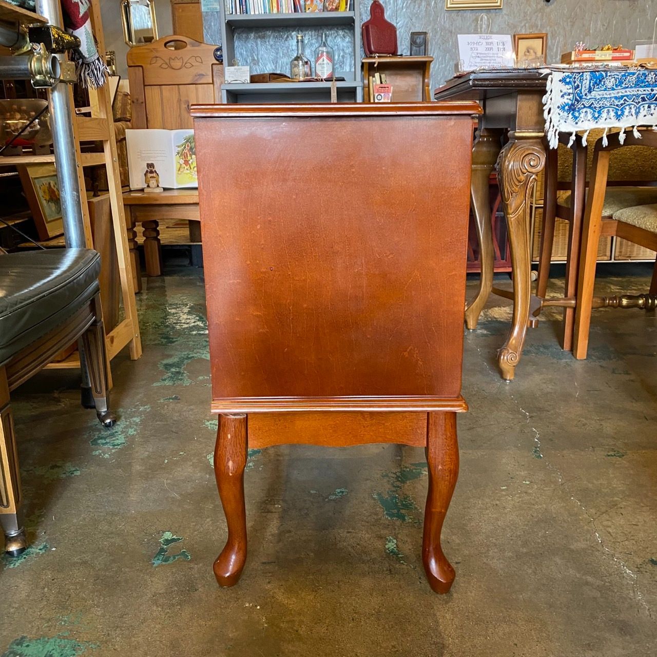 ウッドチェスト カブリオールレッグ