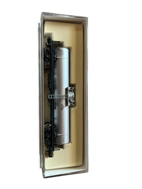 Nゲージ 8008-1 タキ3000 シルバー Amazon.co.jp: Nゲージ 8008-1 タキ3000 シルバー