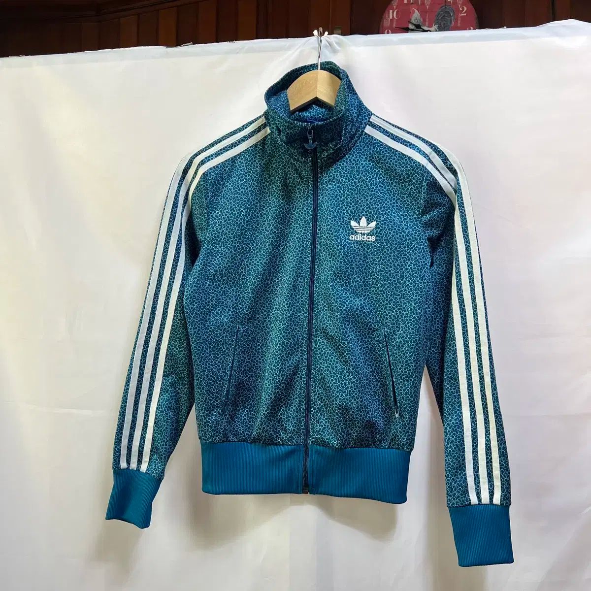 adidas Originalsアディダス　ファイヤーバード　ジャージ水玉ドット adidas Originals（アディダスオリジナルス）の「FIREBIRD TT