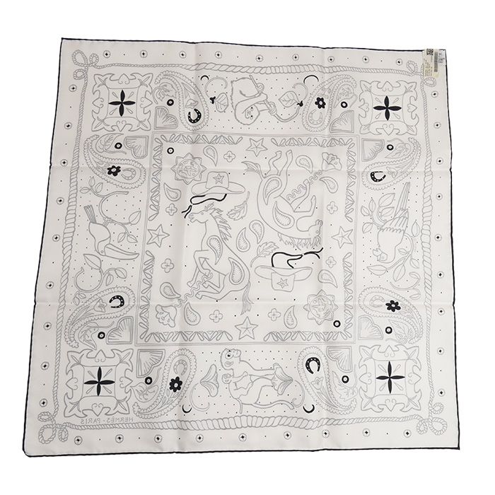 HERMES 最新作 スカーフ カレ65 brode Animaux Bandana a Fleurs Animaux Bandana a Fleurs embroidered scarf 65 | Hermès