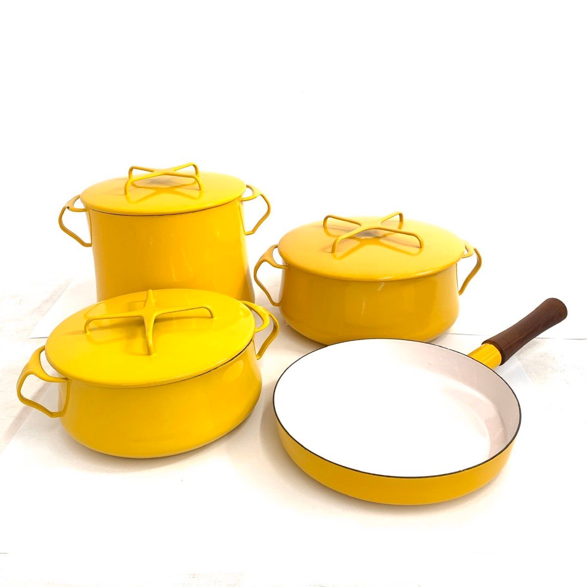 【新品未使用】DANSK Kobenstyle イエロー片手鍋　18cm 未使用 Kobenstyle イエロー片手鍋 18cm ダンスク 両手鍋 18cm