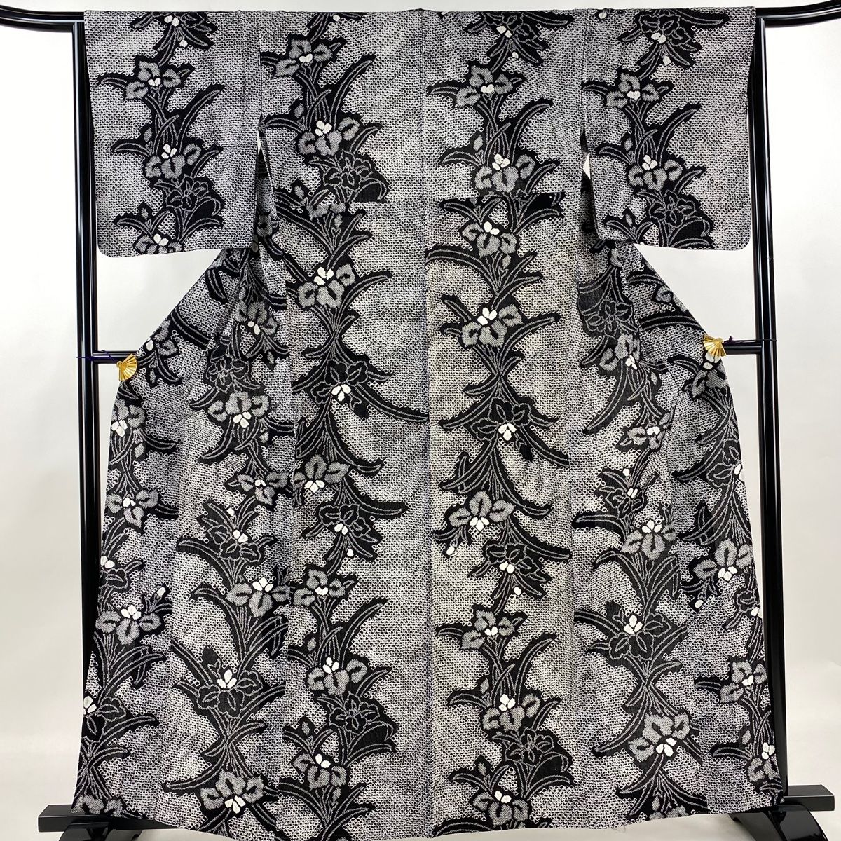 小紋 身丈161cm 裄丈65cm M 単衣 草花 絞り 黒 正絹 名品 【中古  