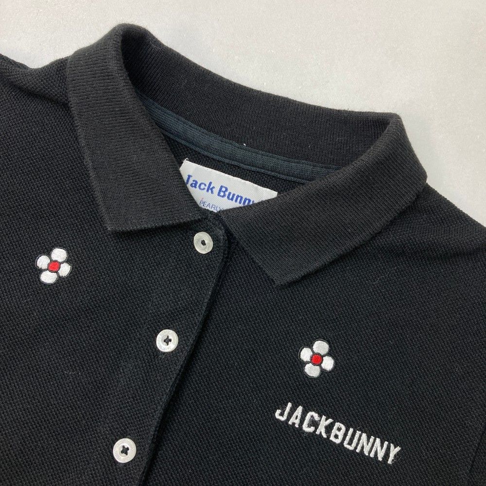 サイズ：0 JACK BUNNY ジャックバニー  半袖ポロシャツ ドラえもん 花柄 ブラック系 [240101460284] ゴルフウェア レディース ストスト サイズ：0 JACK BUNNY ジャックバニー 半袖ポロシャツ