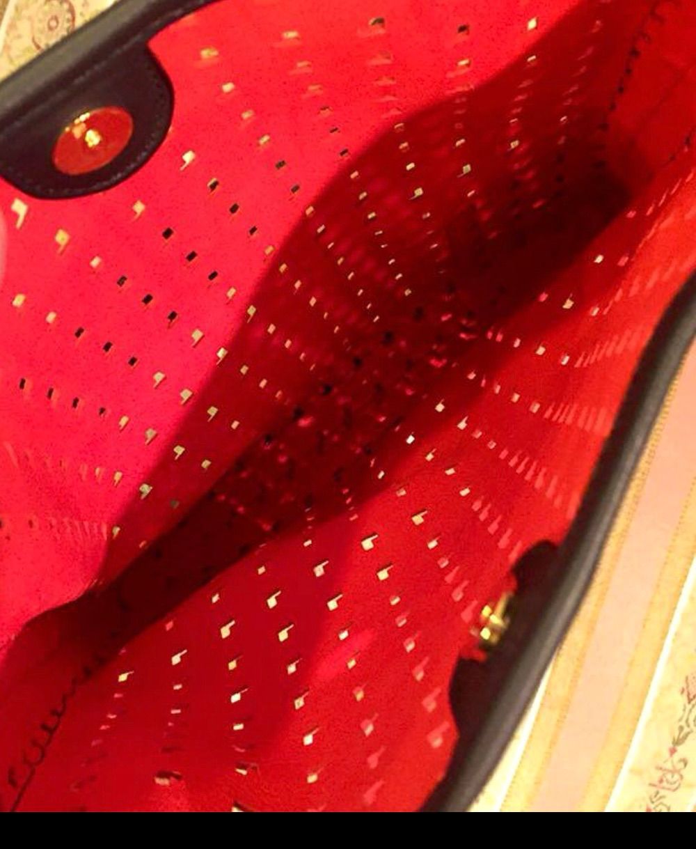 LOEWE アナグラム L字ロゴ パンチング スエード ワンショルダーバッグ☆ LOEWE ロエベ アナグラム L字ロゴ パンチング スエード ワン