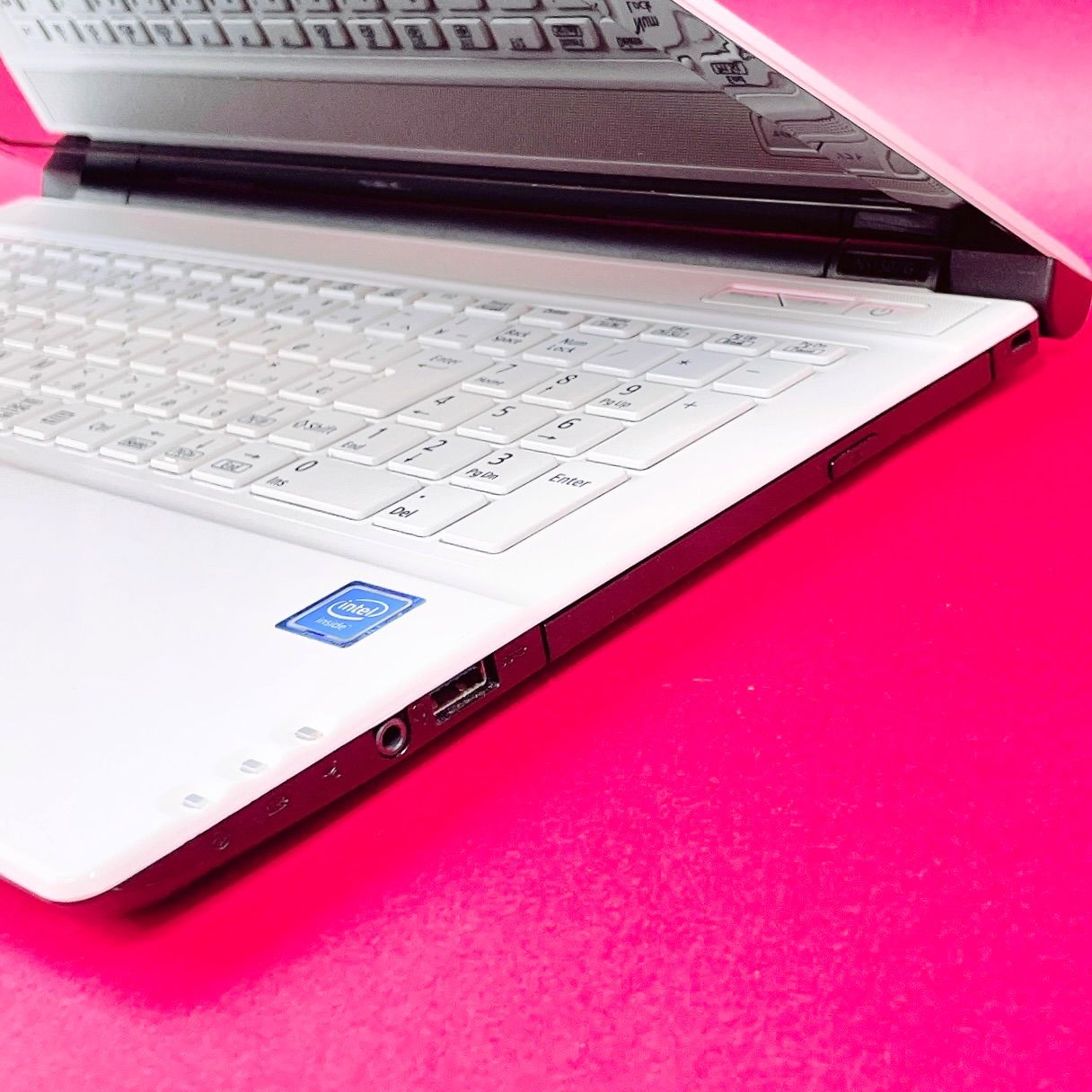 大容量1TB❣️初心者おすすめ✨️初期設定済みノートパソコン✨️ブルーレイカメラ付き白 初心者おすすめ️初期設定済みですぐ使える✨薄型ノートパソコン✨️1TB白