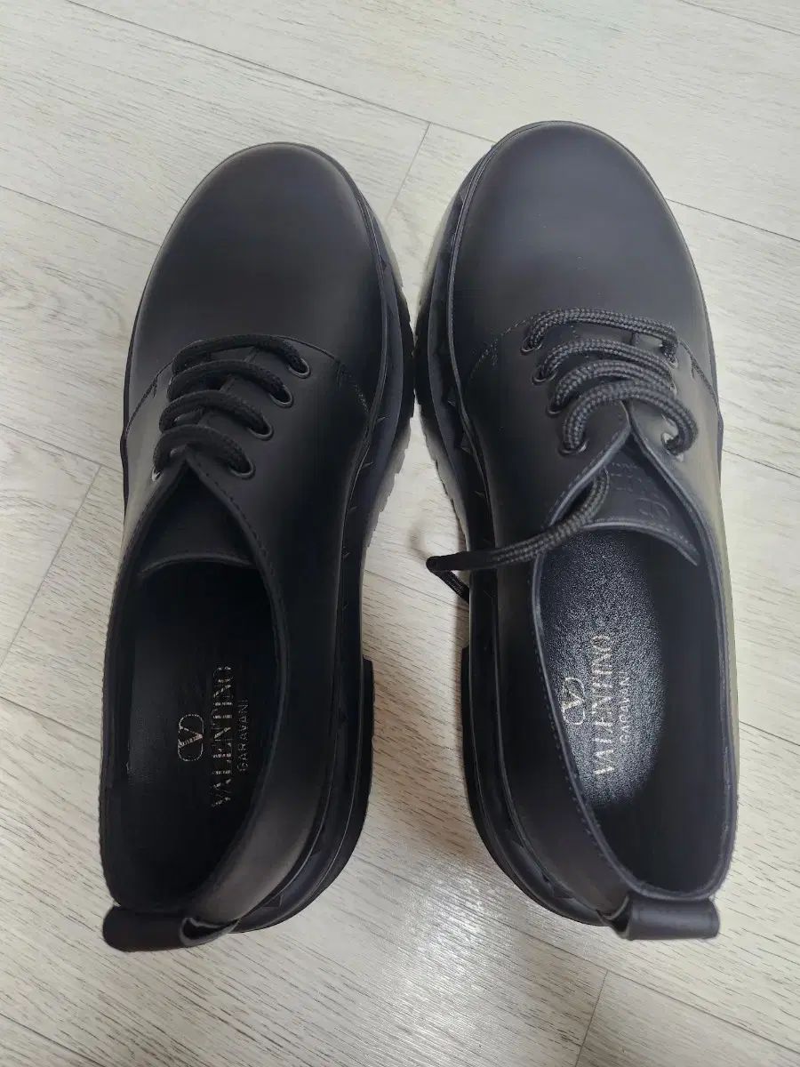 正規品 VALENTINO(ヴァレンティノ) ロックスタッズ レースアップ