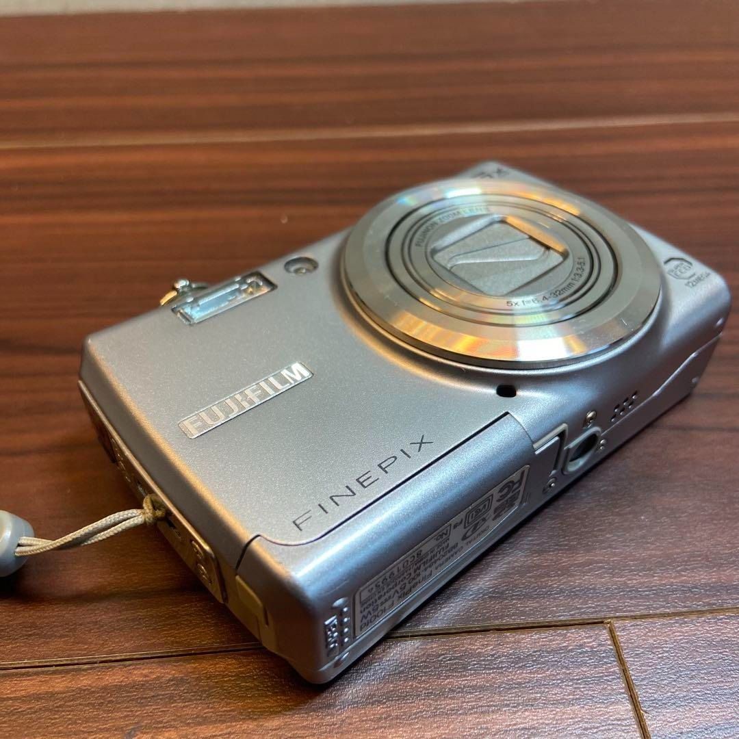 FUJIFILM FinePix F100fd デジカメ ほぼ新品 4640 FUJIFILM FinePix F100fd デジカメ ほぼ新品 4640 FUJIFILM FinePix
