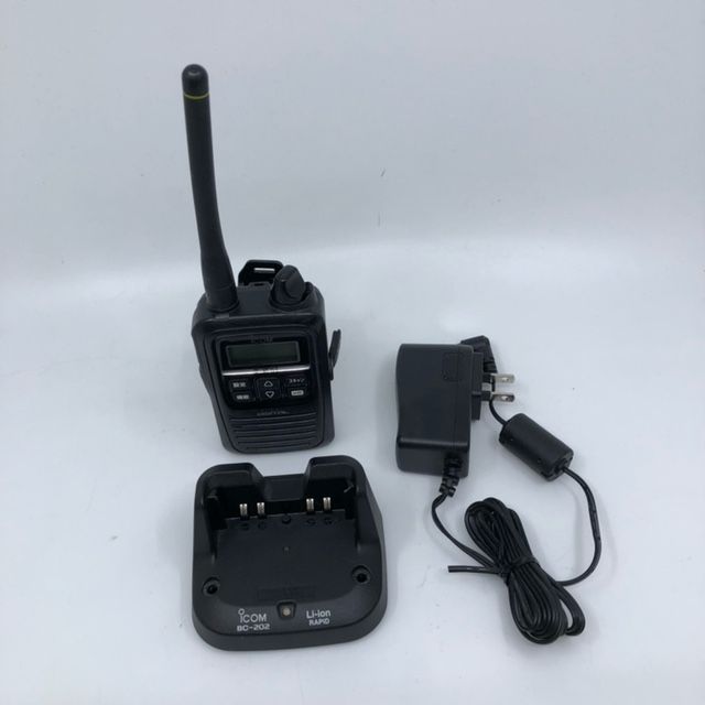 アイコム IC-DPR3 携帯型デジタルトランシーバー 登録局 廃局 充電器 ICOM トランシーバー 無線機 mer0199n