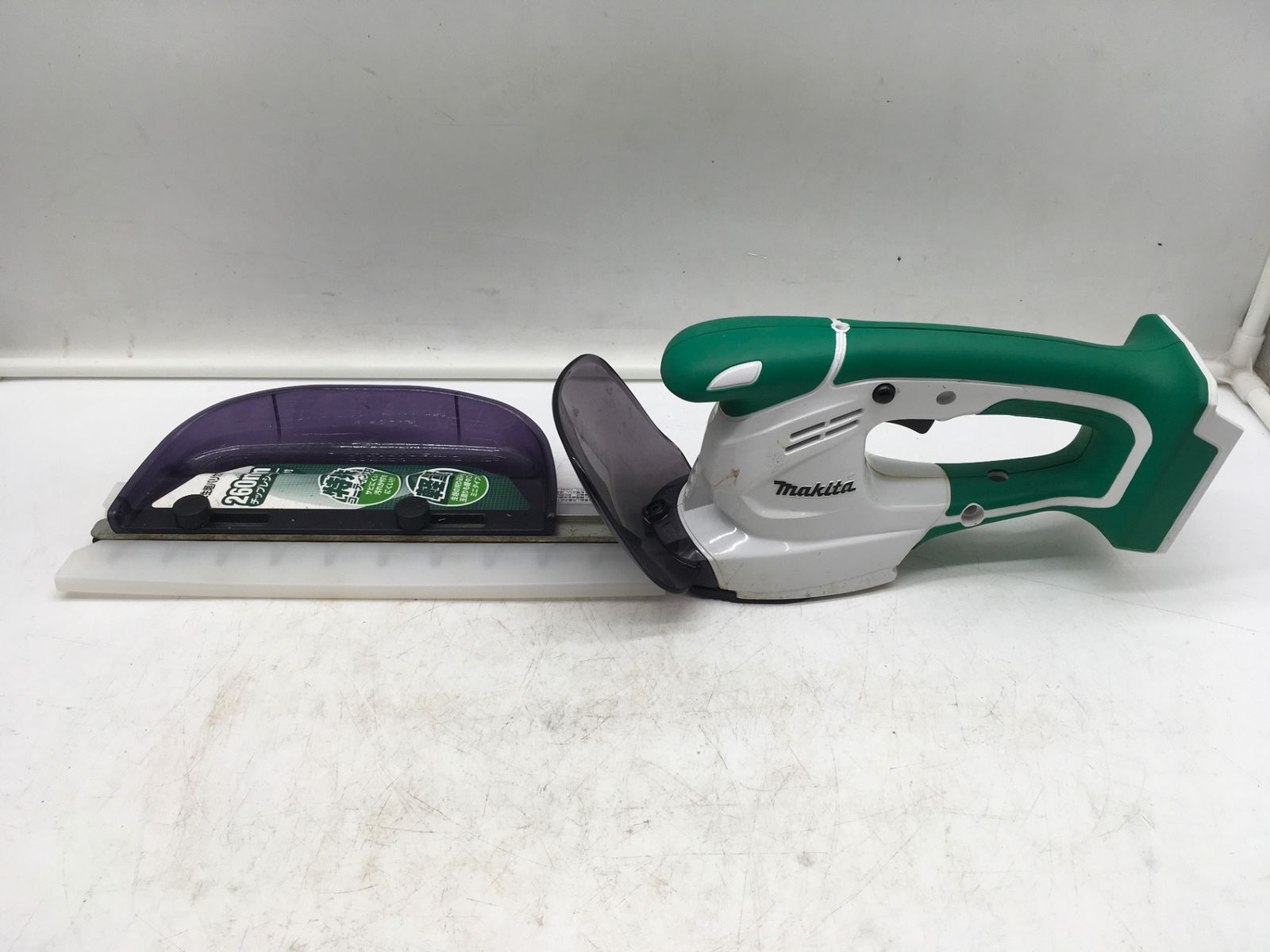 断捨離中 です 中古品】☆Makita/マキタ 14.4v充電式生垣バリカン MUH261DZ