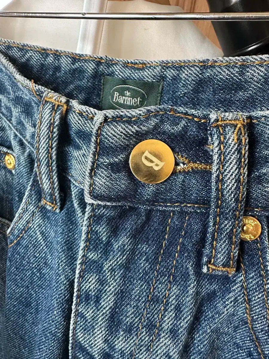 ★新品thebarnnetデニムパンツジーンズThe Barnnet デニムパンツ/ジーンズ | The Barnnet（ザバーネット