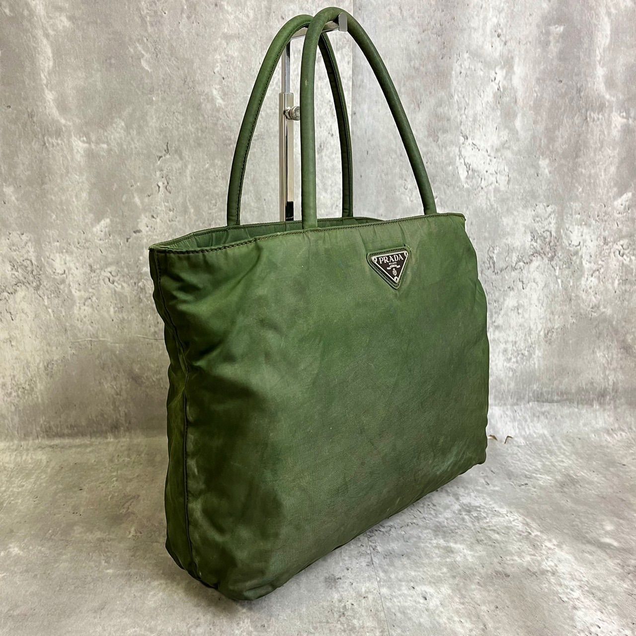 PRADA ハンドバッグ ナイロン カーキグリーン 三角ロゴプレート 楽天市場】プラダ ナイロン バッグ カーキの通販