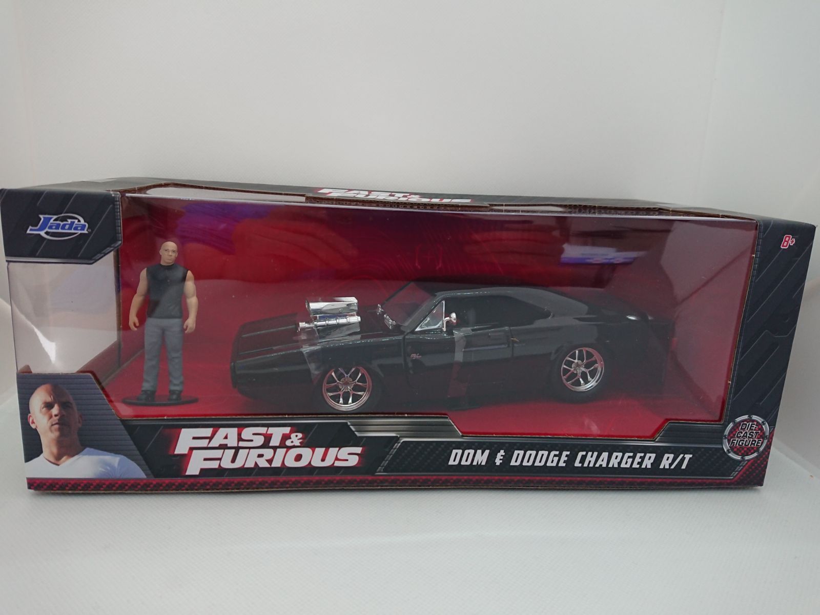 ミニカー 1:24 DOM&#39;S 1970 DODGE R/T w/DOM TORETTO Amazon.com: Jada Fast & Furious 1:24 Dom's Dodge Charger Die