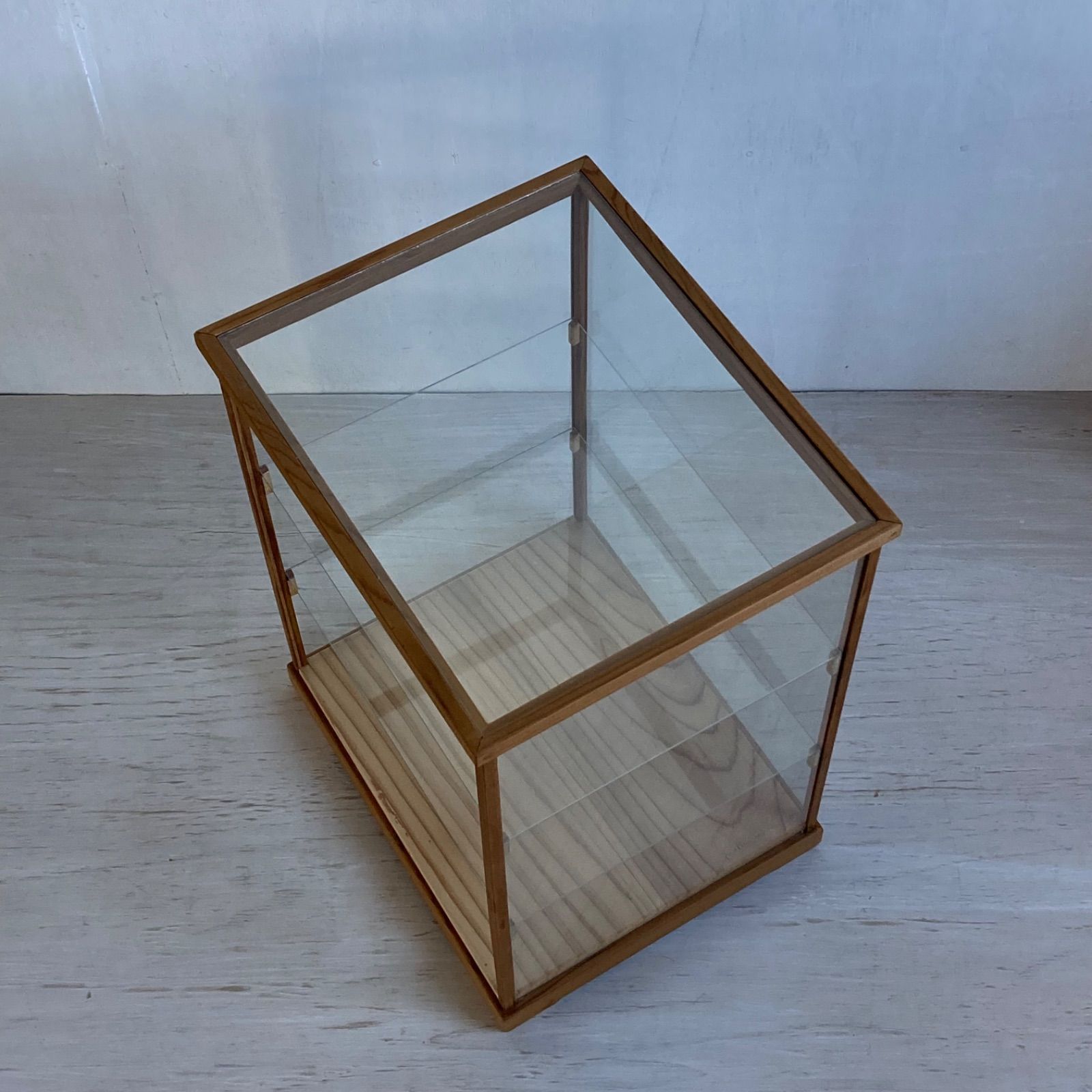 3段 ショーケース