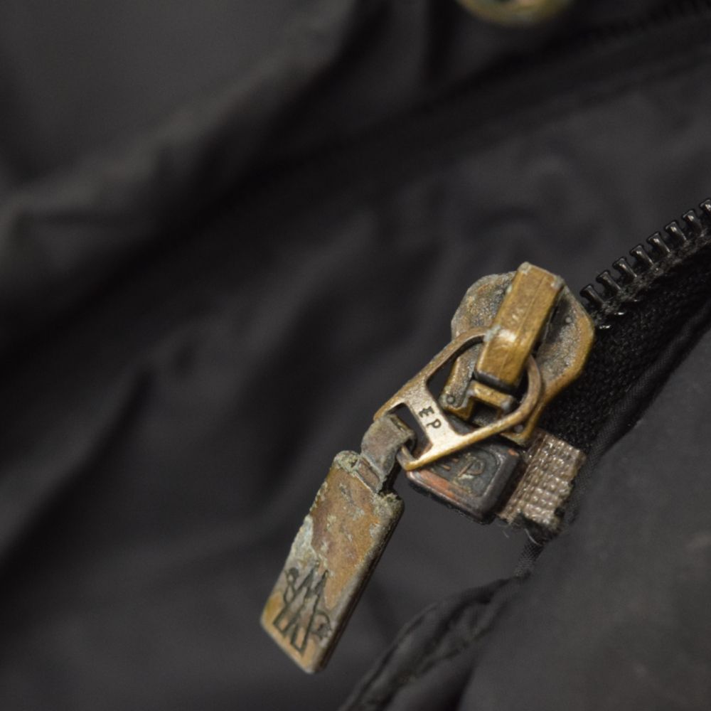 【美品】 MONCLER ダウン 茶タグ キルティング 黒 ジャケット アウター MONCLER (モンクレール) 茶タグ キルティング ナイロンダウン