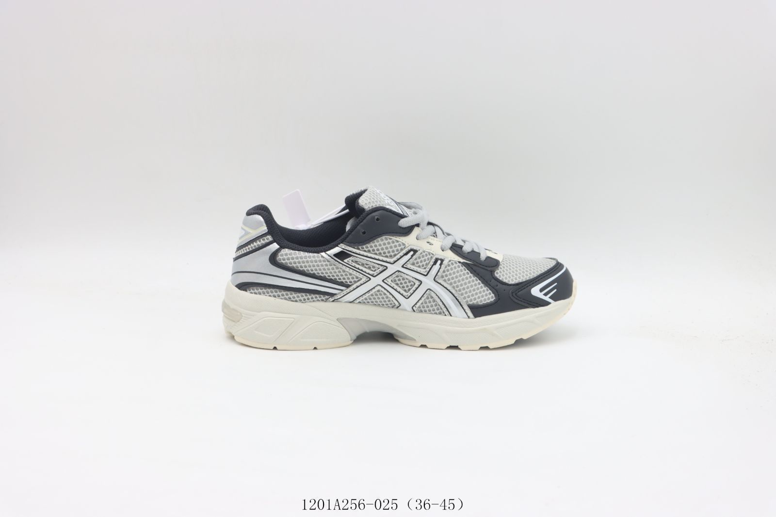 今日 ASICS アシックス ランニングシューズ 1201A256-025 ホワイトグレー