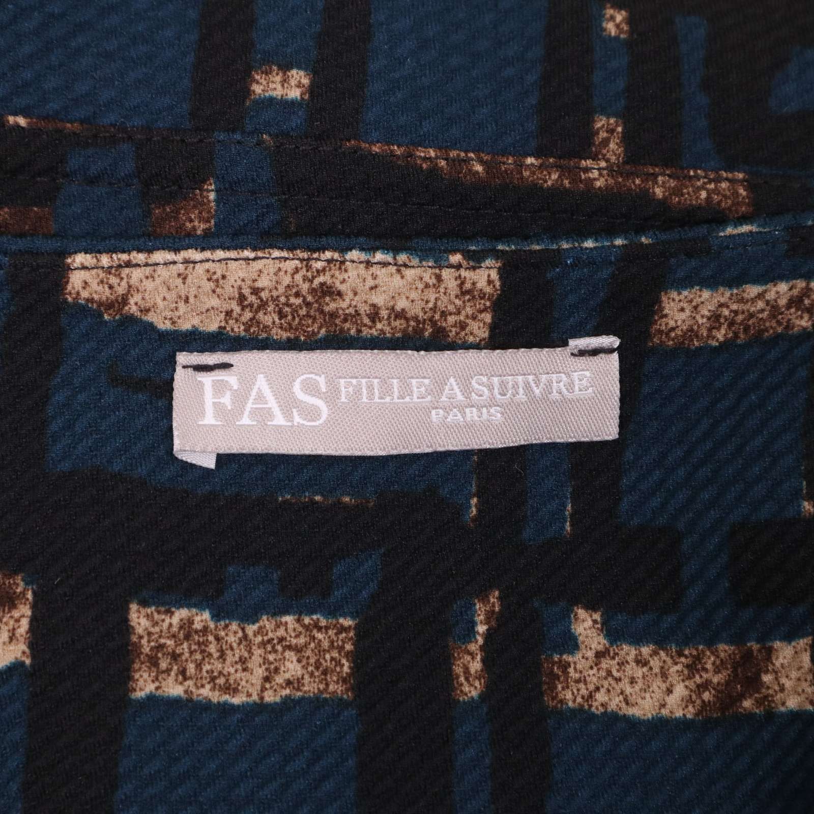 ファス FAS FILLE A SUIVRE ネイビーの幾何学模様 ワンピース ファス FAS FILLE A SUIVRE ネイビーの幾何学模様 ワンピース