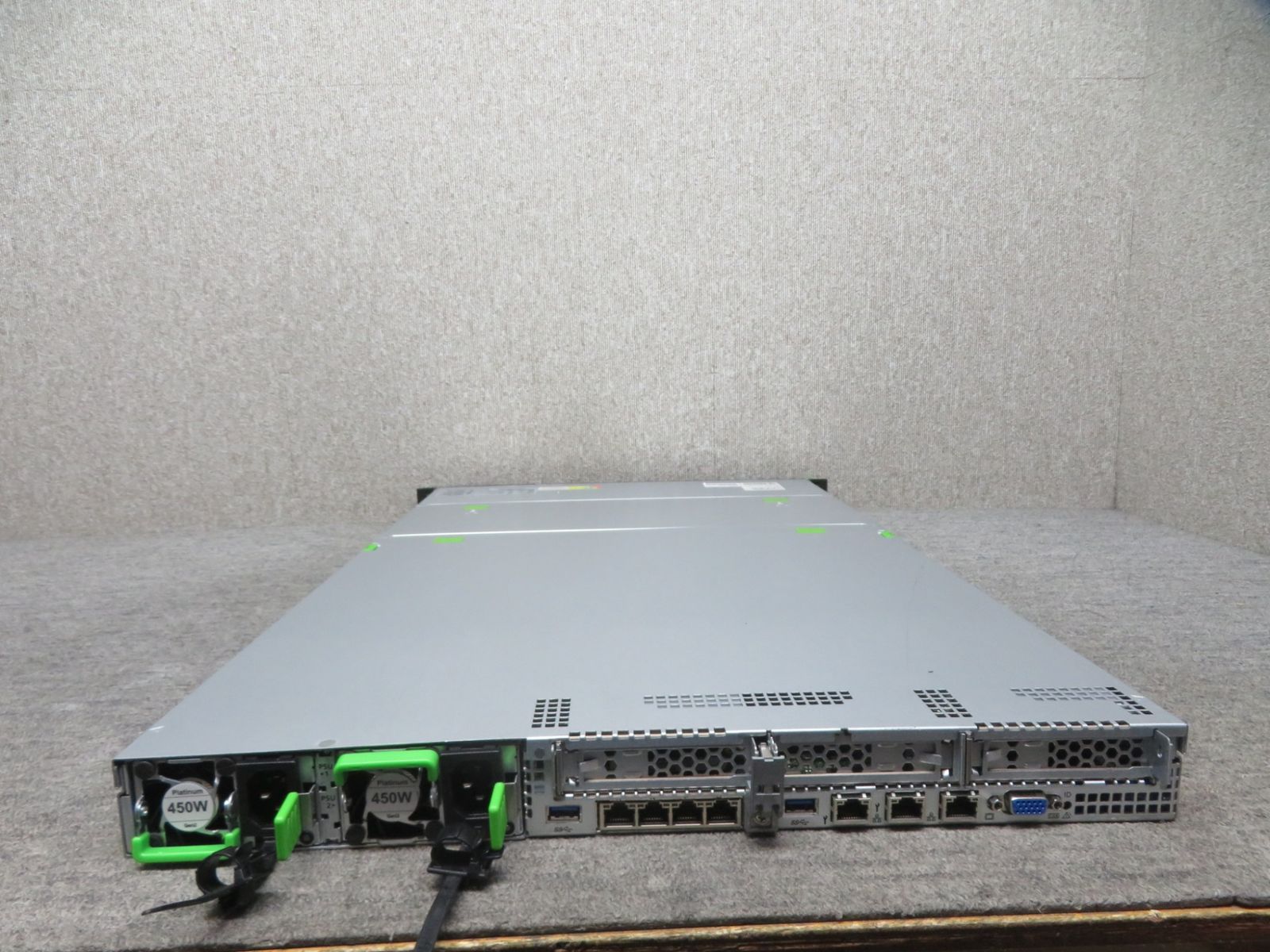 PRIMERGY RX2530 M4 1Uラックマウントサーバー 万世商会高性能ラック