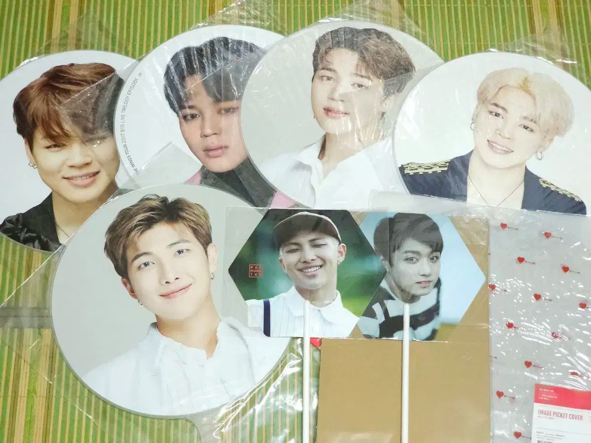 BTS 防弾少年団 バンタン アールエム RM ナムジュン ジミン JIMIN パクジミン ジョングク JUNGKOOK JK グク うちわ 花様年華 EPILOGUE WINGS SPEAK YOURSELF BTS