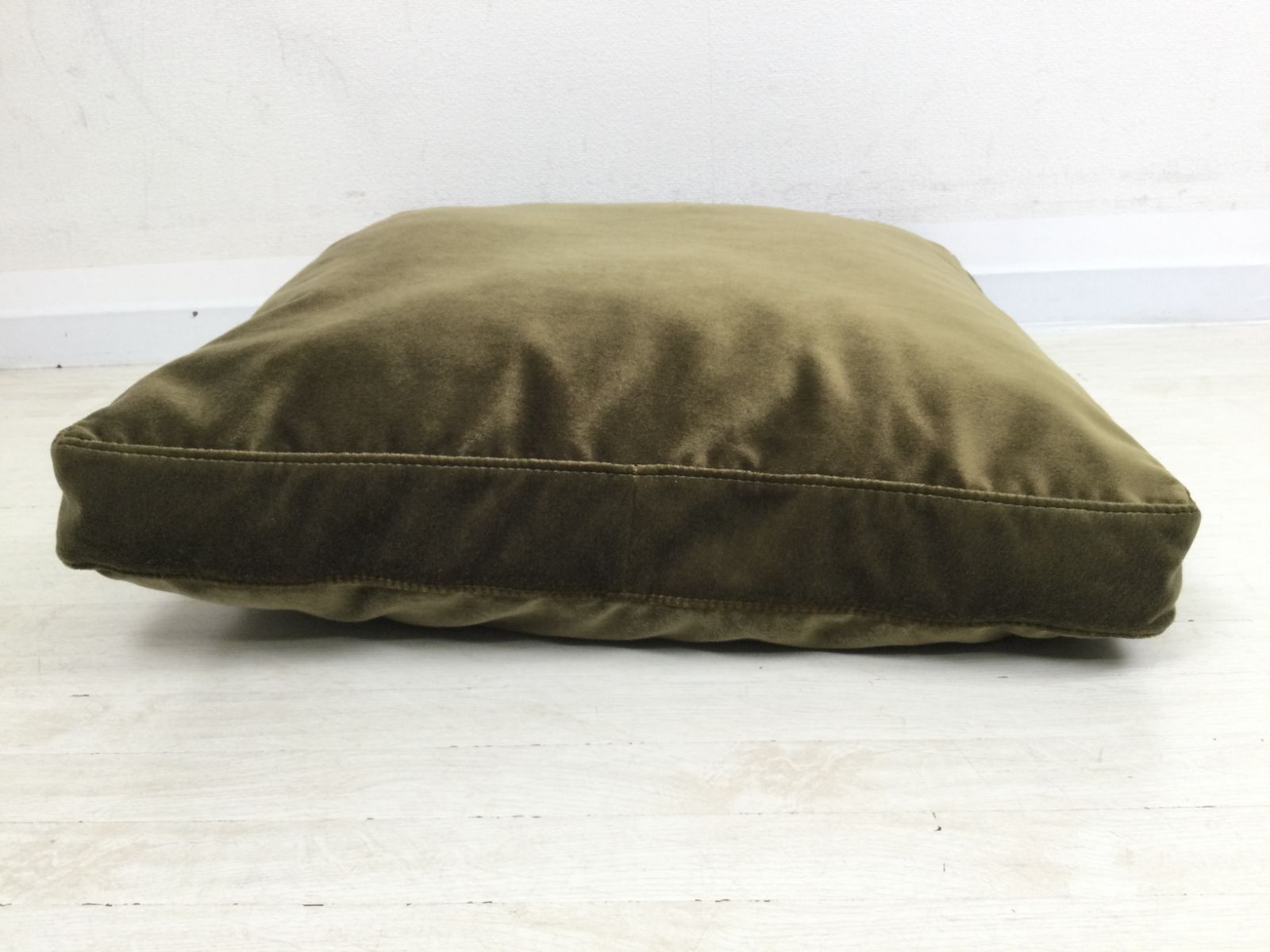 展示品 arflex アルフレックス クッション 天然羽毛 ※r2 新品未使用品】arflex天然羽毛クッション - メルカリ