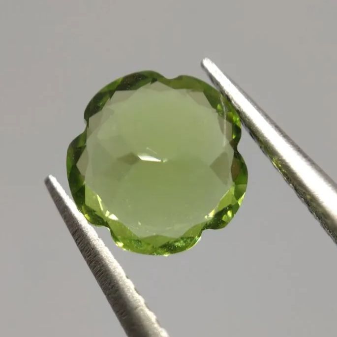 天然ペリドット】6.97ct ルース 宝石 天然ペリドット】6.97ct ルース 宝石