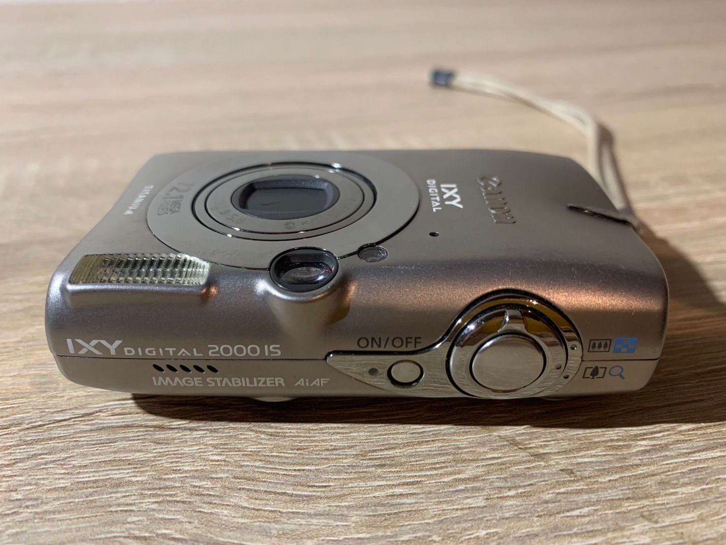 5301 Canon IXY シルバー 2000IS デジカメ 5301 Canon IXY シルバー 2000IS デジカメ IXY DIGITAL 2000 IS