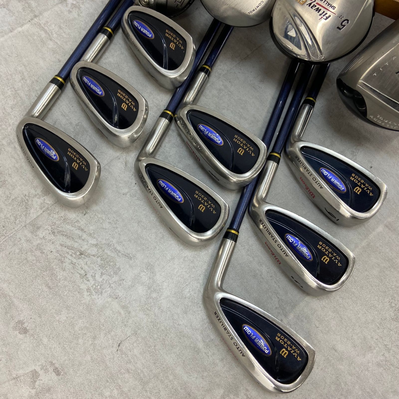 Srixon - SRIXON　スリクソン　le coq sportif　ルコックスポルティフ　メンズゴルフ13本セット　カーボン　右利き用　キャディバッグ　入門用 Srixon - スリクソン ルコックスポルティフ メンズゴルフ13本