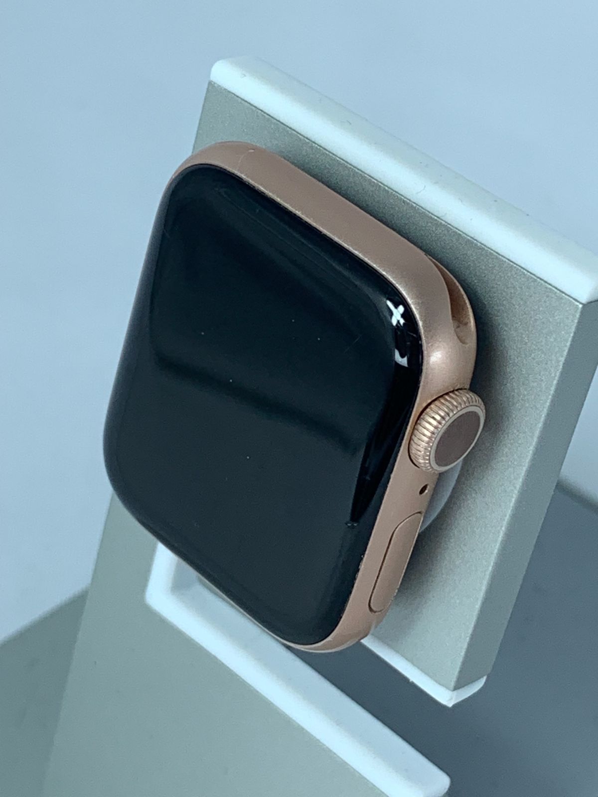 【中古・バッテリー劣化・画面キズ有】Apple Watch Series5 GPSモデル 40mm アルミケース