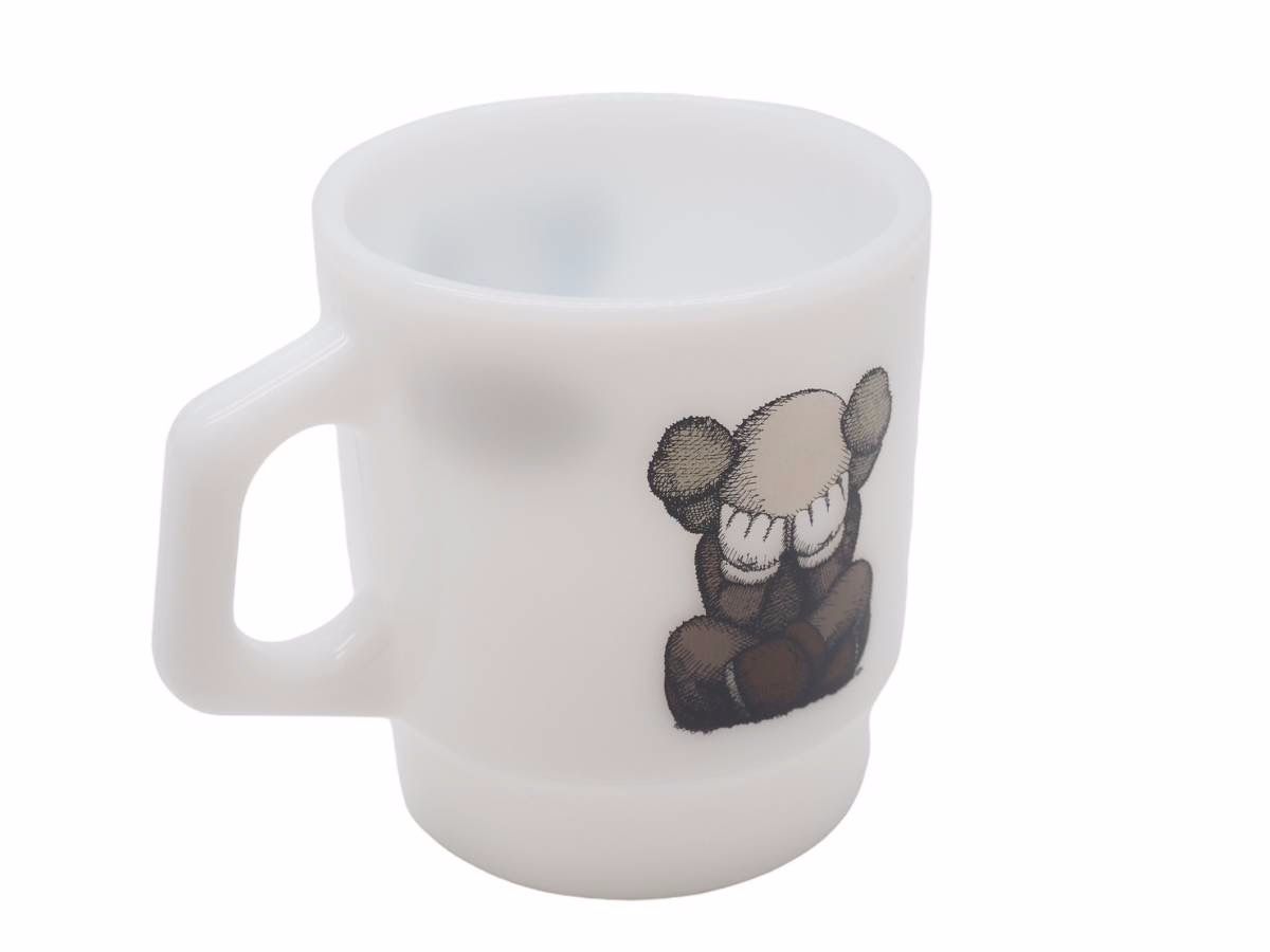 未使用 KAWS TOKYO FIRST Fire-King Stacking Mug スタッキングマグ カウズ トウキョウ ファースト マグカップ  33582