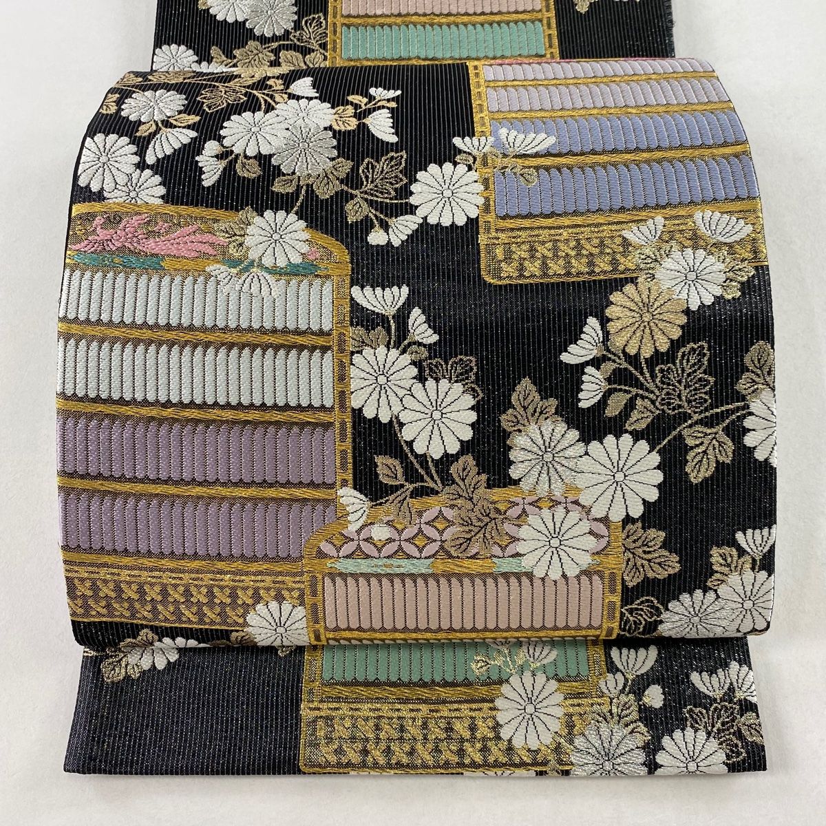 袋帯 美品 秀品 鎧威 菊 金銀糸 箔 黒 六通 正絹 【中古