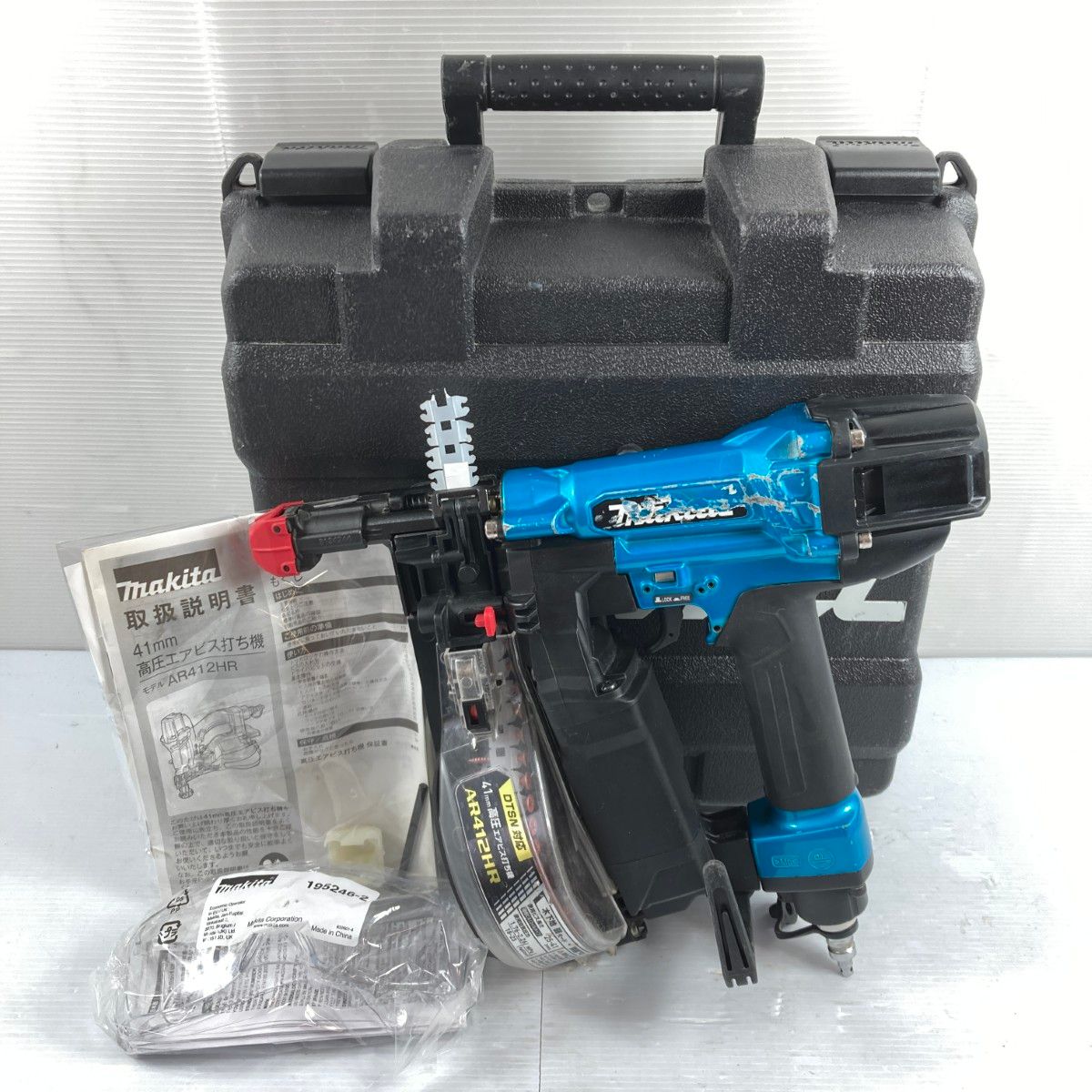 ＊＊MAKITA マキタ 25~41mm 高圧エアビス打ち機 ケース付 AR412HR ブルー