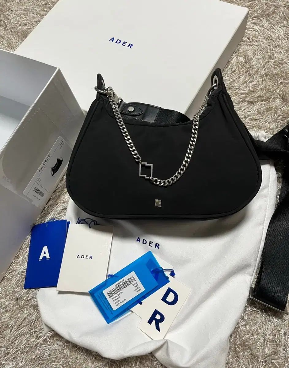 【ADERERROR】Hobo bag★送料込★韓国大人気 ADERERROR】Hobo bag☆送料込☆韓国大人気 (ADERERROR