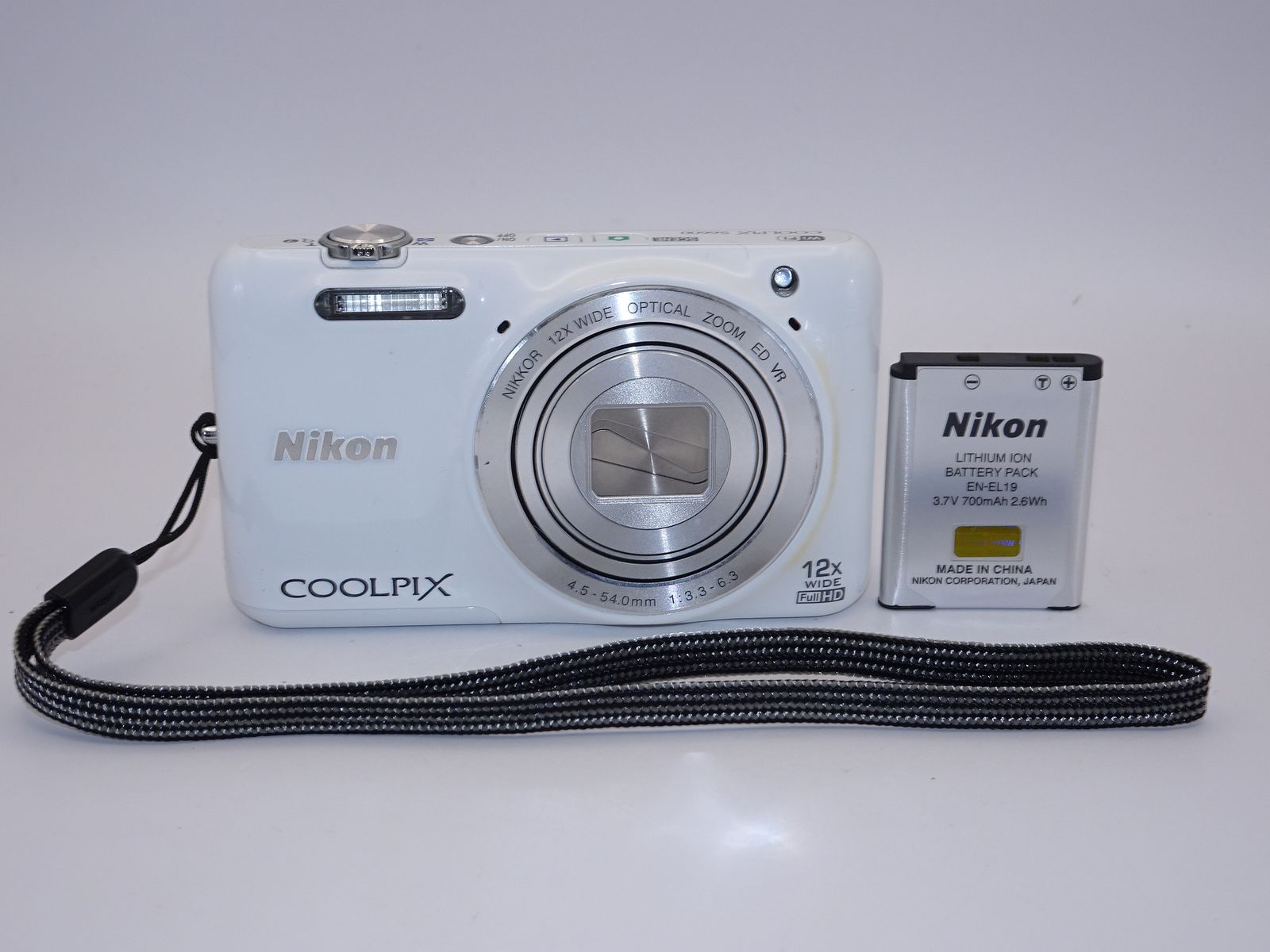 ニコンクールピクスS6600WH ［デジタルカメラ ナチュラルホワイト］coolpix